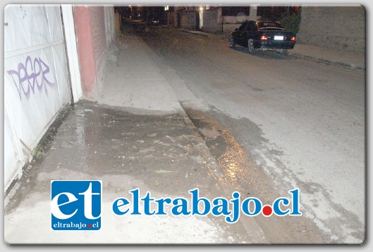 Romero hizo un llamado a la comunidad para que no arrojen basura ni objetos que puedan provocar colapsos en los alcantarillados y vivir emergencias como la ocurrida la noche del martes.