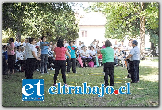 Esta semana se destacó la masiva participación en la actividad, que congregó a cientos de adultos mayores en la Escuela Agrícola de San Felipe.