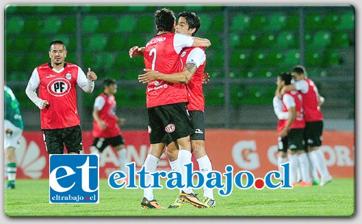 Una noche gloriosa y de esas que se recuerdan por mucho tiempo fue la que tuvo el Uní al deshacerse de Wanderers y meterse en los cuartos de final de la Copa Chile.