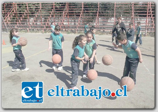 Una amplia gama de actividades se ha desarrollado durante todo el año 2014 en la Escuela Almendral de nuestra comuna.