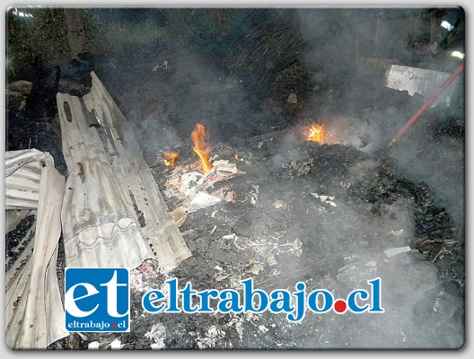 El inmueble era habitado por una persona que al momento el inicio del fuego no se encontraba en el lugar, por lo que del departamento técnico deberá determinar el origen del siniestro.