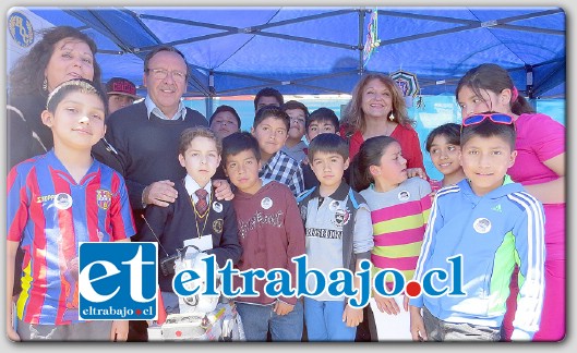 Con el lema Educación de calidad y completamente gratuita’, los establecimientos de enseñanza municipal realizaron la sexta versión de la Feria Educativa 2014.