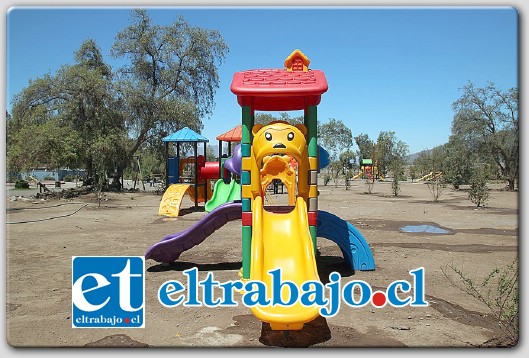 Tres módulos de juegos especialmente acondicionados para niños, ya se encuentran instalados en el parque municipal.