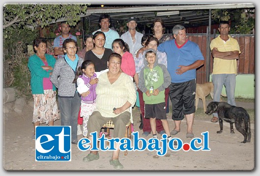 Una dramática situación están viviendo varios vecinos de Población Esperanza de Granallas, quienes desde hace bastante tiempo han tenido problemas de presión de agua en sus viviendas.