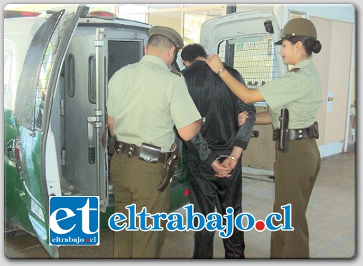 Cristian Tapia Rodríguez intimidó con un arma blanca al guardia de Farmacia Salco Brand de San Felipe para impedir que detuvieran a su madre que robaba especies en el local siendo detenido por Carabineros (Foto Archivo).