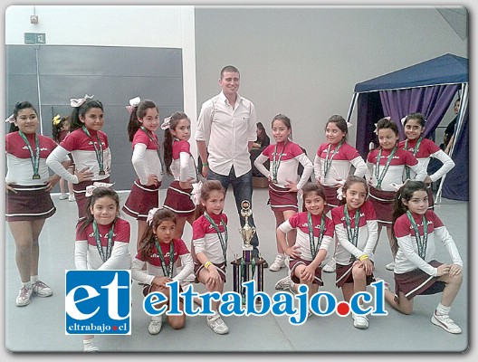 El equipo de Cheerleaders del Colegio Metodista Edén del niño, integrado por 17 deportistas, quienes trabajaron arduamente durante todo el año, lograron construir una rutina de categoría Junior nivel 1.