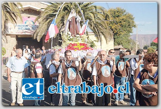 Este domingo 25 de enero 2015, la Plaza de Rinconada de Silva se vestía de fiesta.