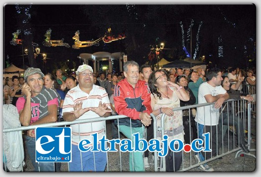 Más de 3.000 personas se congregaron la noche de este martes en la Plaza de Armas de San Felipe, para disfrutar de la primera jornada de la Fiesta de la Chaya 2015.