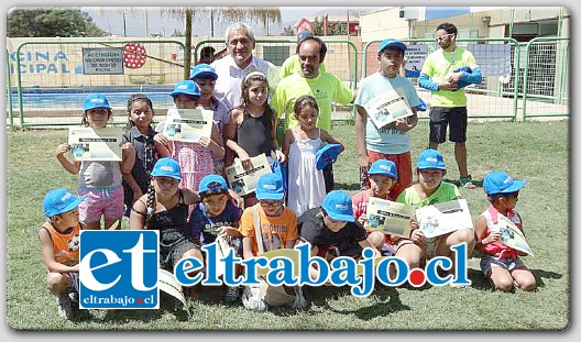 Dentro de estos cursos los niños son divididos en las categorías Piedra, Corcho y Delfín, dependiendo de la habilidad en el agua que posean.