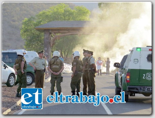 El Sindicato de Trabajadores Nº 1 del Hotel Termas de Jahuel en Santa María, compuesto por 27 funcionarios, inició una jornada de protesta y piquete en el frontis del hotel.