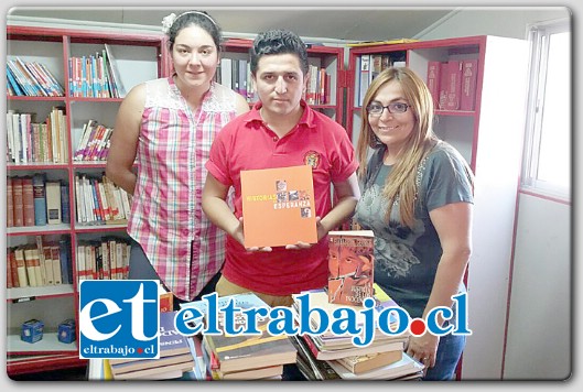 Se trata de la donación de libros y textos de con el fin de aumentar la diversidad de material en la biblioteca del mencionado sector.