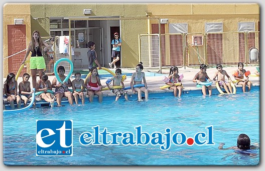 Desde este martes la Piscina Municipal de Putaendo, abrió sus puertas para recibir a grandes y a chicos.