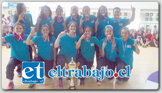 El quinteto U17 del Corina Urbina ganó de manera invicta la séptima edición de la Copa Castro.