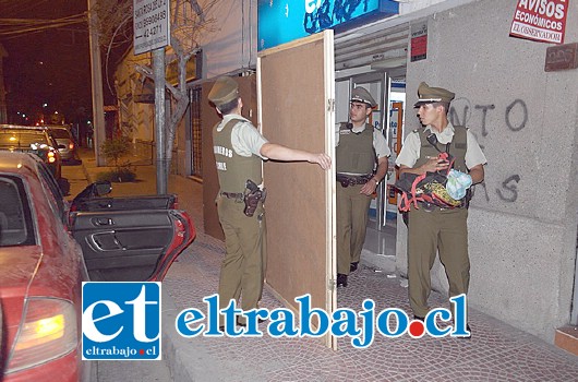 Con este sistema una banda compuesta por cuatro antisociales, intentó la noche del sábado robar el local de la empresa de telefonía Entel ubicado en Calle Santa Rosa Nº 235.