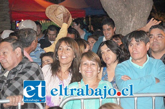 Los putaendinos se dieron cita en el centro de la comuna para disfrutar en grande de la última noche de Chaya 2015.