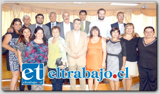 Autoridades locales llegaron para acompañar a la Directora regional del Sernam en la presentación del nuevo Ministerio de la Mujer.