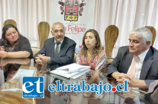 En conferencia de prensa, el alcalde Patricio Freire, junto a la coordinadora de la Oficina de la Mujer Silvana Vera y el concejal Dante Rodríguez, presentaron a la nueva coordinadora del Centro de la Mujer San Felipe, Valeria Iturrieta.