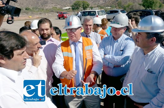 Este martes, diferentes autoridades de gobierno visitaron los inicios de la construcción de la ruta 60 CH