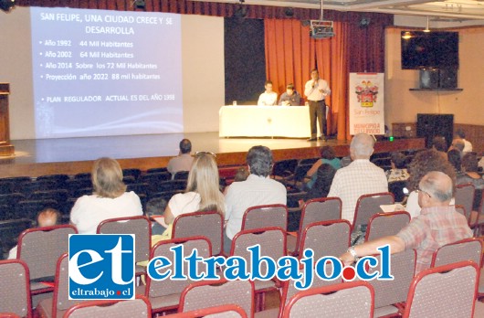 La municipalidad realizó el jueves pasado la tercera audiencia de participación ciudadana por el Plan Regulador.