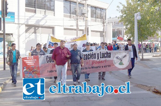 Más de 600 trabajadores se sumaron a la marcha organizada por el sindicato de Gardilcic.