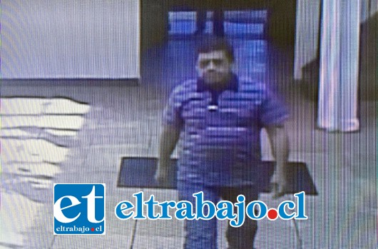 Según testigos y las víctimas acusan a este sujeto como autor del millonario robo al interior de un restorán en la tarde del viernes en la comuna de San Felipe.