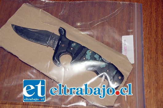 El asaltante utilizó este cuchillo para intimidar a su víctima.