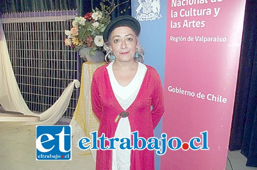 Karen Dévia Díaz, destacada escritora nacional, cantante lírica y ganadora de Fondart 2014.