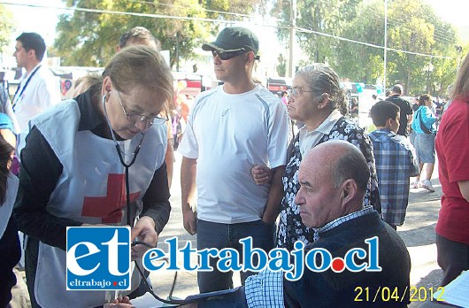 Gladys Donaire, fiel voluntaria de la Cruz Roja, se desempeñó durante muchos años en la noble institución, ocupando incluso cargos en la directiva.