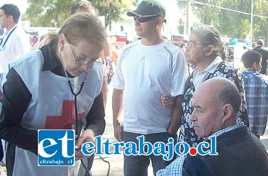 Gladys Donaire Luco, destacada voluntaria de la Cruz Roja de San Felipe fue acribillada a balazos por su esposo, aparentemente mientras dormía. Se presume que las circunstancias de los hechos serían por el deterioro de salud que ambos presentaban.