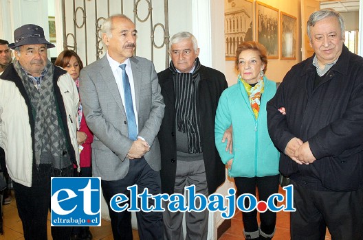 MUSEO DE GALA.- Luis ‘Luchito’ Montenegro, el Alcalde Patricio Freire, el Concejal Dante Rodríguez, así como Sergio Jara y su esposa ‘Polita’ Pérez, inauguraron la exposición ‘Palacio y Hacienda Quilpué en San Felipe, Un mito urbano que se niega a morir’.