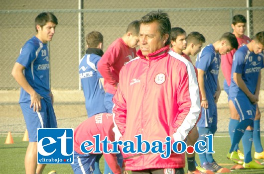 Fernando Guajardo tomó las riendas del primer equipo albirrojo durante la Pretemporada.