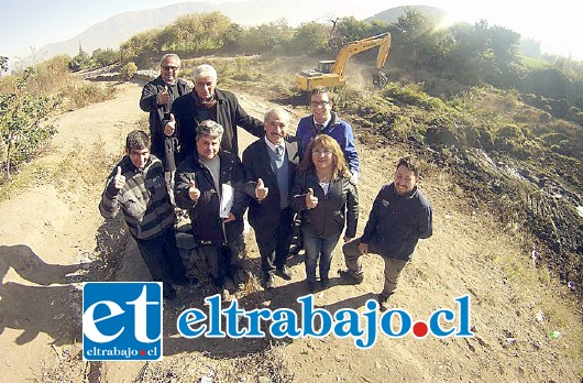 El alcalde realizó una visita a las limpiezas que se están llevando a cabo en el estero Quilpué.