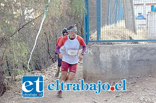 La atleta de Santa María fue la mejor en la distancia de los 14 kilómetros en el Trail Putaendo.