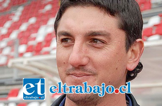 Hoy en la mañana, el nuevo entrenador asumirá el mando del primer equipo albirrojo que lleva una semana de Pretemporada.