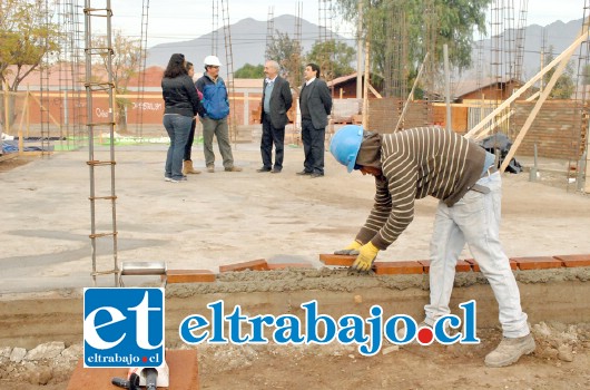 Finalmente los vecinos de villa Bernardo Cruz tendrán su nueva sede vecinal gracias al apoyo del municipio, Gobierno Regional y a los consejeros.