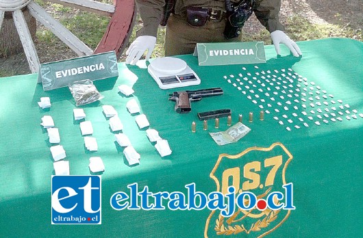 Personal de OS7 de Carabineros de San Felipe decomisó pasta base de cocaína y marihuana elaborada desde un domicilio de la villa Juan Pablo II de esta comuna la tarde de este jueves.