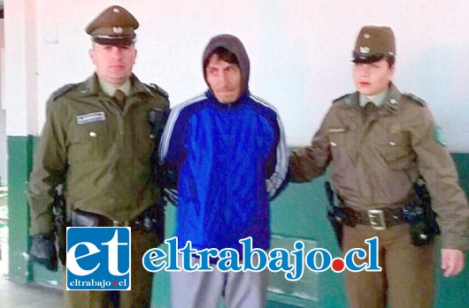 El delincuente identificado como Luis Leiva González fue detenido por Carabineros y trasladado hasta Tribunales para ser requerido por la Fiscalía por el delito de robo en lugar no habitado.