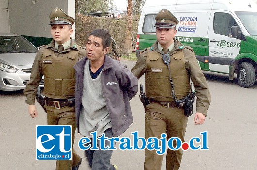 El antisocial conocido como ‘Pate Lija’ fue capturado por Carabineros de la Subcomisaría de Llay Llay tras protagonizar un robo a mano armada, intimidando al propietario de una verdulería para que hiciera entrega del dinero que mantenía recaudado en la caja registradora.