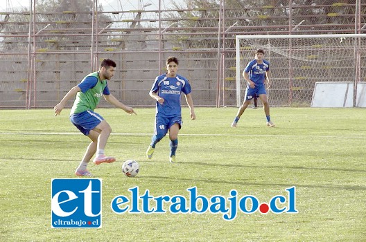 La escuadra albirroja cargará en el debut con la obligación de dejar atrás las malas actuaciones de la Copa Chile; ayer los de Corengia hicieron fútbol en el estadio Municipa