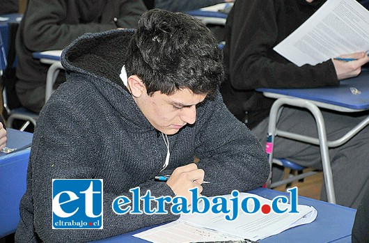 El próximo martes y miércoles en el Liceo Roberto Humeres, estudiantes inscritos para rendir la PSU 2016 podrán ser parte del proceso de prueba de ensayo organizado por el Demre.(Foto referencial)