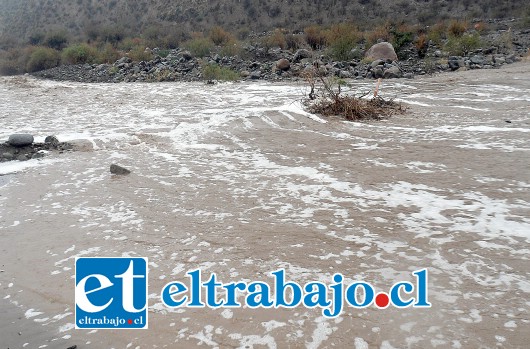 El Estero El Chalaco no traía agua desde hace cinco años, pero ayer todo fue distinto.