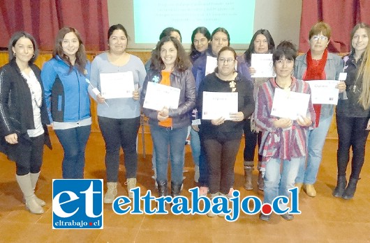 Certifican a un grupo de 15 mujeres del programa del subsistema de seguridad y oportunidades.