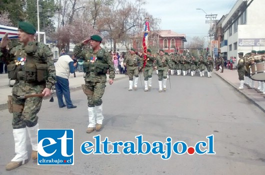 El desfile se llevó a cabo por los batallones que conforman el Regimiento Reforzado Nº 3 Yungay.