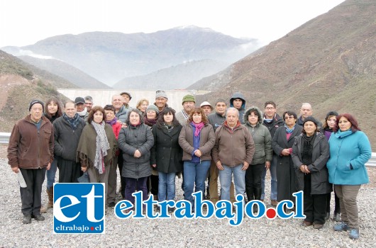 Usuarios de Prodesal, junto al alcalde Guillermo Reyes visitaron las instalaciones del Embalse Chacrillas, guiados por la inspección fiscal del embalse.