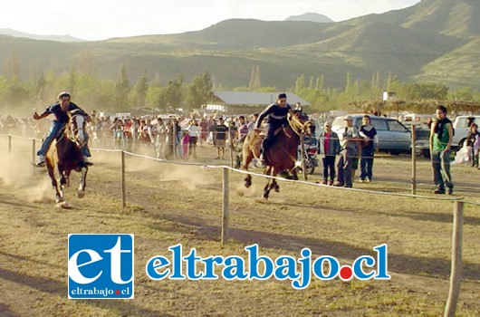 En las celebraciones, las fiestas huasas y ramadas entregarán el mejor espectáculo campestre de la zona con juegos criollos, domaduras, cabalgatas, entre otras actividades familiares. (Foto referencial)