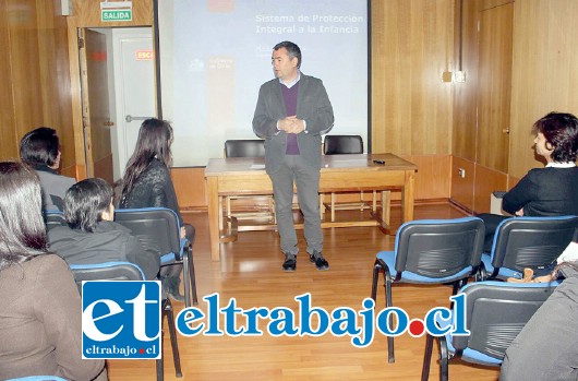 La mesa de trabajo contó con la participaron de diversas autoridades provinciales y buscó coordinar la correcta ejecución del programa Chile Crece Contigo.