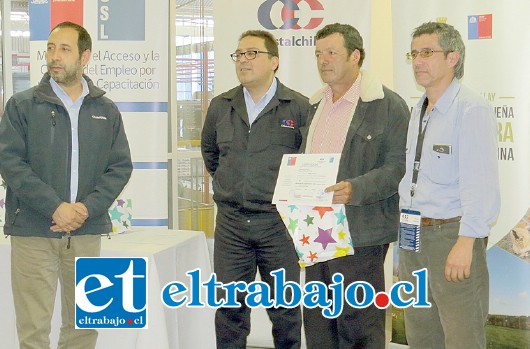 Durante la tarde del jueves recién pasado, autoridades certificaron la realización del curso de cultivo de hortalizas a usuarios de Prodesal Llay Llay.