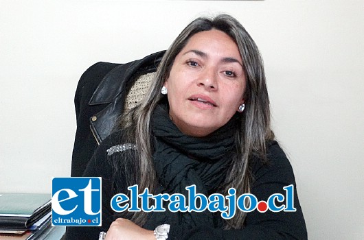 Abogada Pamela Arias, asesora legal de empresa RFV, propietaria de las retroexcavadoras.