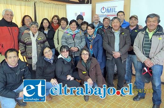 Este jueves 24, en la sala múltiple de la Municipalidad de Llay Llay, comenzaron los talleres de creatividad para microempresarios.