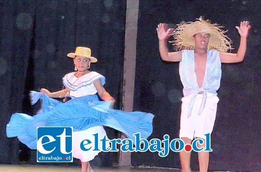 Durante el sábado se realizó el cierre del Festival Internacional ‘Los niños de América bailan en Chile’ en el Teatro de Llay Llay.